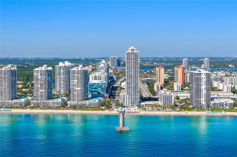 Comprar apartamento en Parque Towers at St. Tropez 4-PH-03