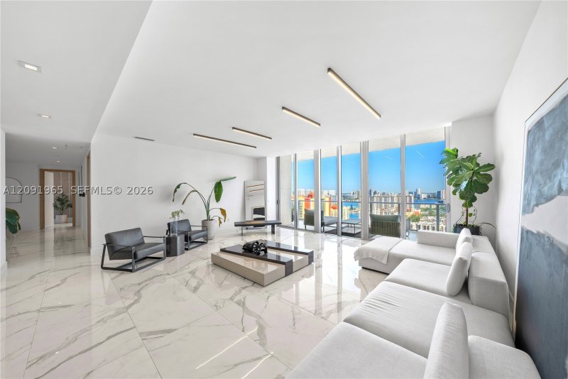 Comprar apartamento en Parque Towers at St. Tropez 4-PH-03
