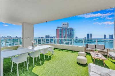 Comprar apartamento no Aventura Marina II UPH11