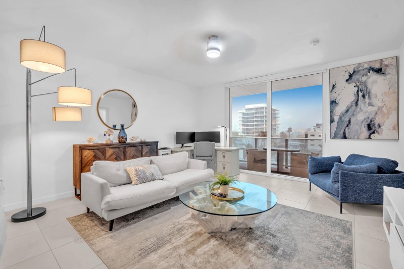 Condo for sale at Tiffany House 512