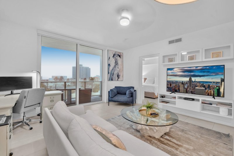 Condo for sale at Tiffany House 512