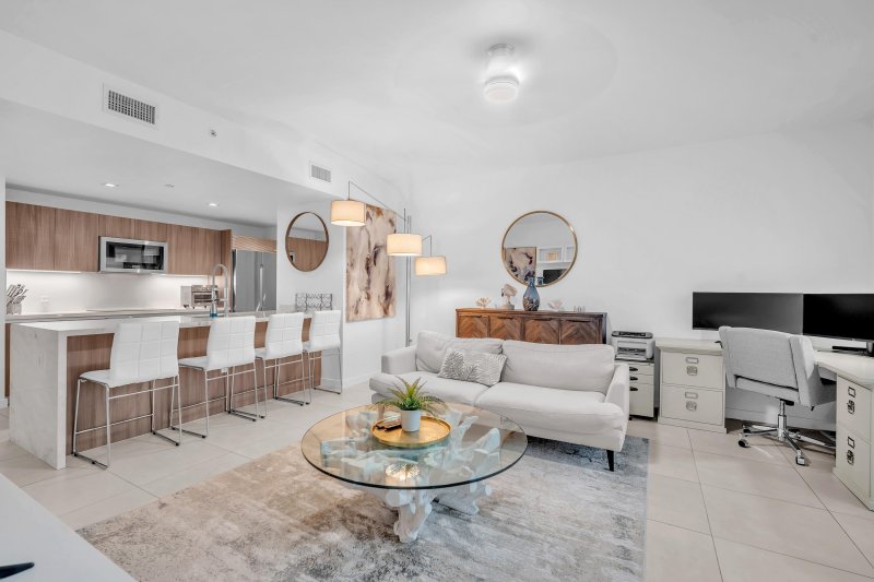 Condo for sale at Tiffany House 512