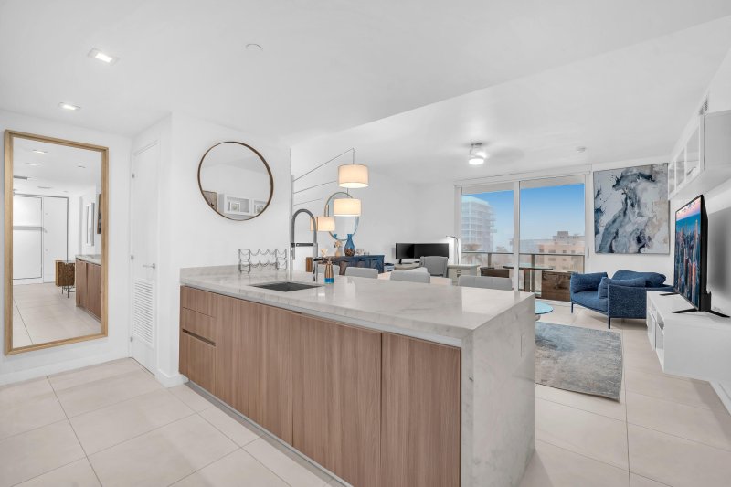 Condo for sale at Tiffany House 512