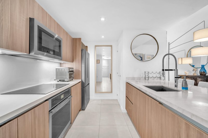 Condo for sale at Tiffany House 512