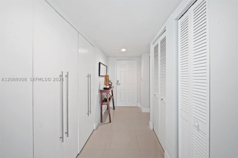 Apartment for rent at Mark on Brickell 1001