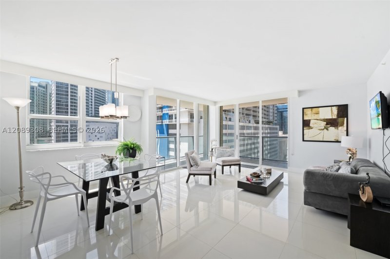 Apartment for rent at Mark on Brickell 1001