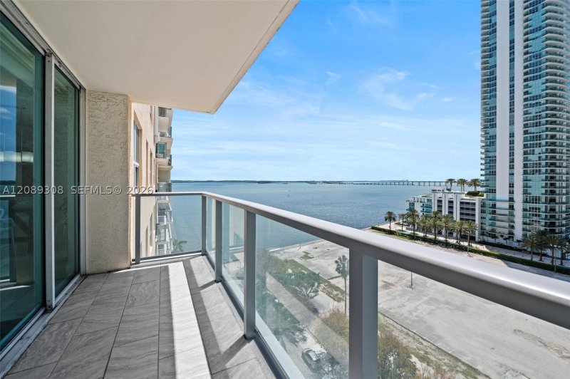 Apartment for rent at Mark on Brickell 1001