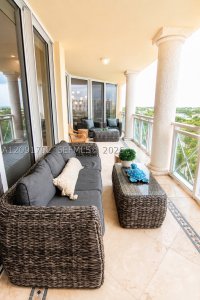 Comprar apartamento no Grand Bay Tower 606