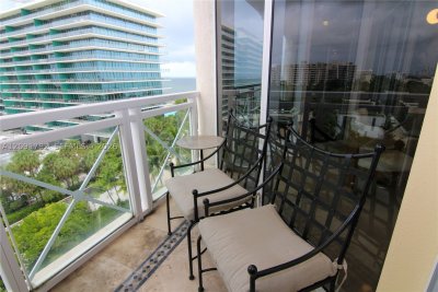 Comprar apartamento no Grand Bay Tower 606