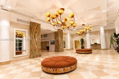 Comprar apartamento no Grand Bay Tower 606