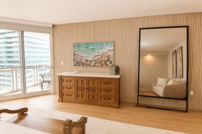 Comprar apartamento no Grand Bay Tower 606