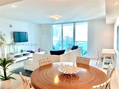 Aluguel de apartamento no Brickell on the River North 2806