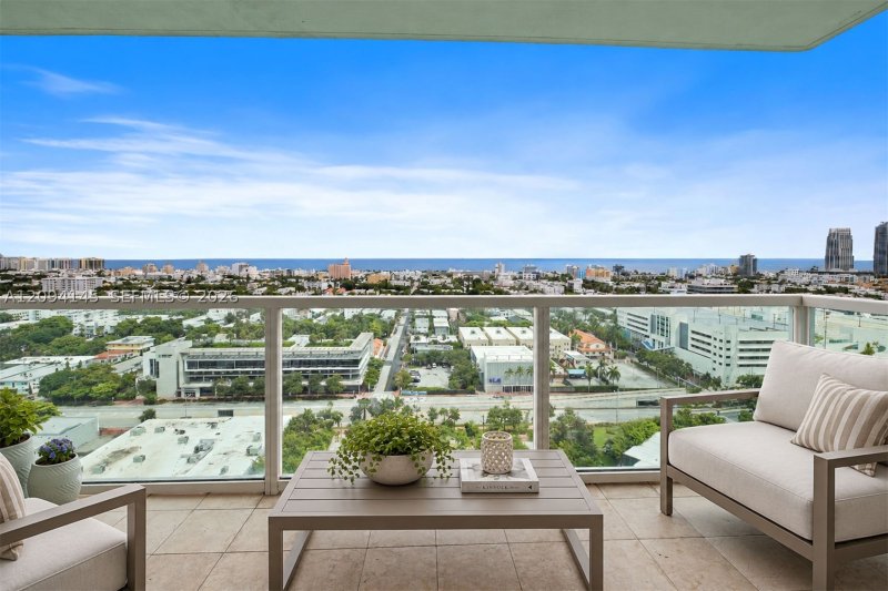Comprar apartamento en Floridian 2206