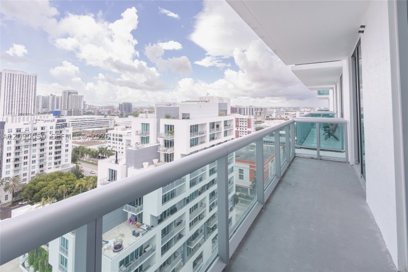 Apartment for rent at Gallery Art Condo 1811