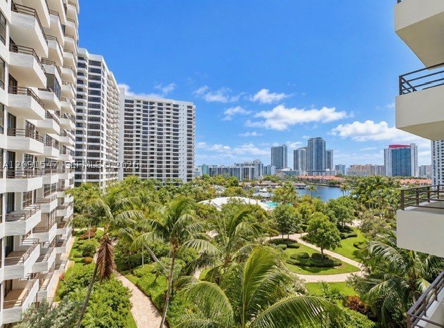 Condo for sale at Olympus Towers 616