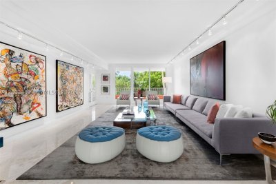 Comprar apartamento no Club Tower Three 401