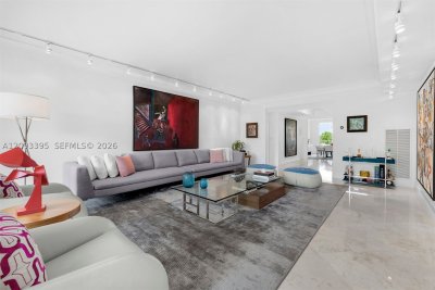 Comprar apartamento no Club Tower Three 401