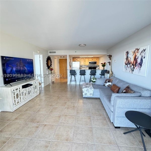 Alquiler de apartamento en Grandview Palace 512