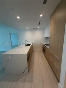 Aluguel de apartamento no One Park Tower by Turnberry 2409