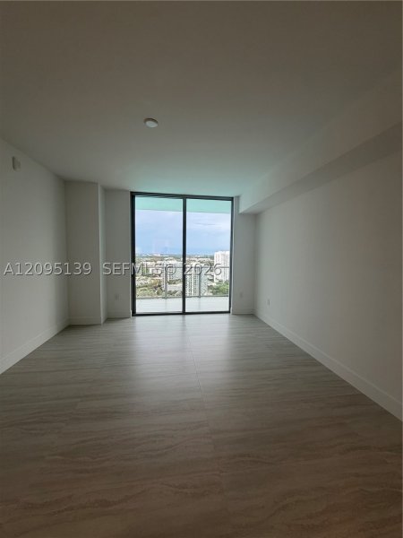 Aluguel de apartamento no One Park Tower by Turnberry 2409
