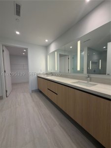 Aluguel de apartamento no One Park Tower by Turnberry 2409