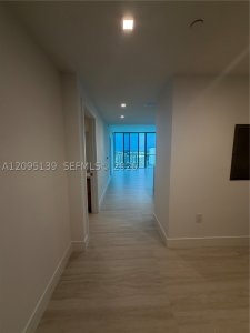 Aluguel de apartamento no One Park Tower by Turnberry 2409