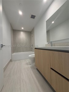 Aluguel de apartamento no One Park Tower by Turnberry 2409