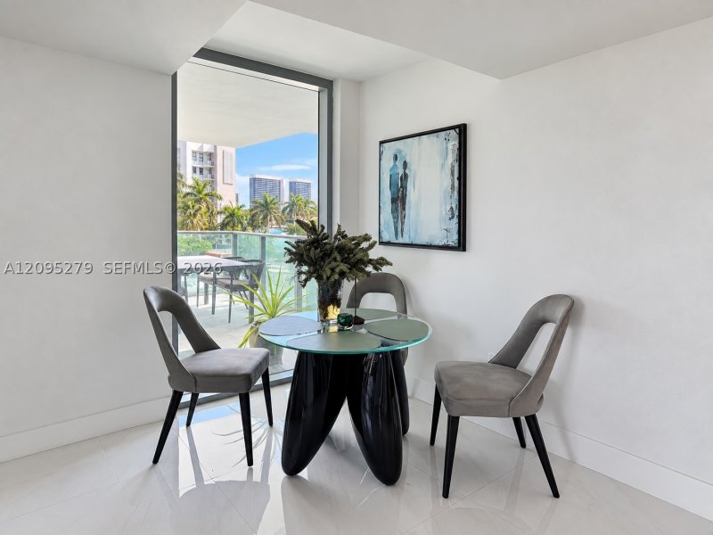 Aluguel de apartamento no The Palms Residences 403