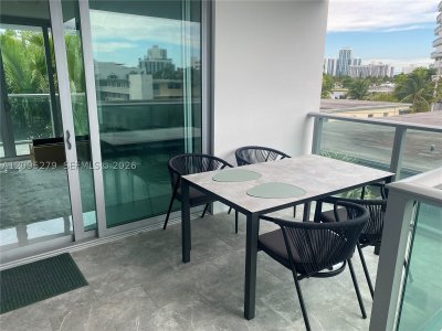 Aluguel de apartamento no The Palms Residences 403