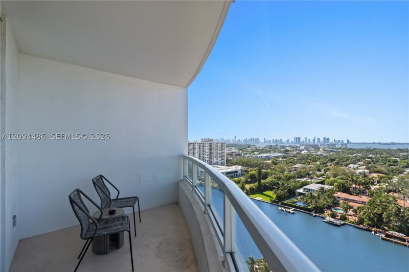 Condo for sale at Fontainebleau II 1815