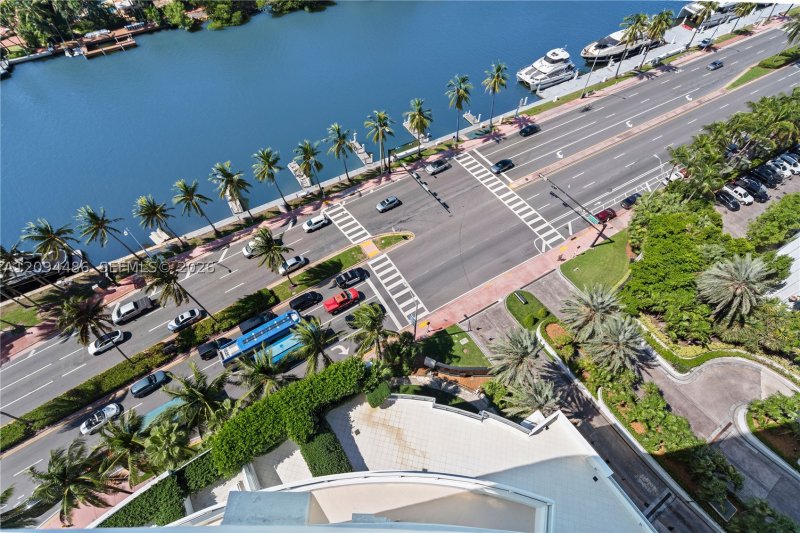 Condo for sale at Fontainebleau II 1815