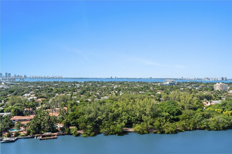 Condo for sale at Fontainebleau II 1815