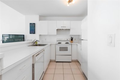 Comprar apartamento no Castle Beach Club BAY12