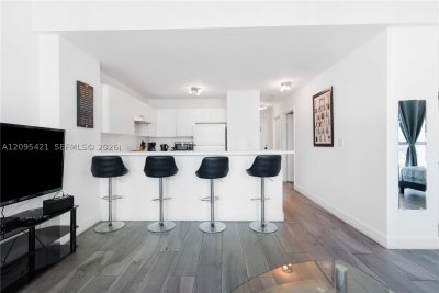 Comprar apartamento no Castle Beach Club BAY12