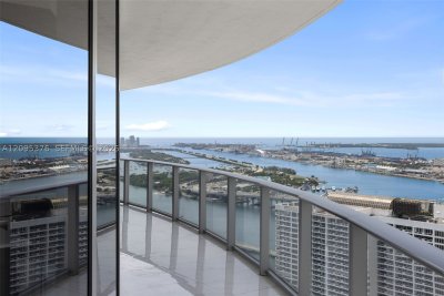 Aluguel de apartamento no Aria on The Bay 4900