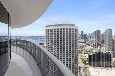 Aluguel de apartamento no Aria on The Bay 4900