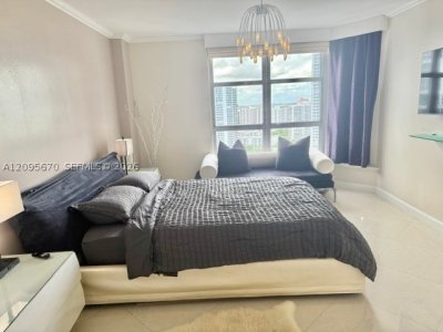 Alquiler de apartamento en Mystic Pointe 100 2703