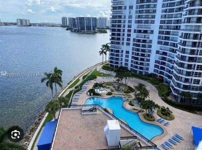 Alquiler de apartamento en Mystic Pointe 100 2703