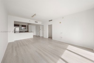 Comprar apartamento no The Plaza Tower II 1202