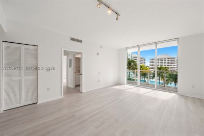 Comprar apartamento no The Plaza Tower II 1202