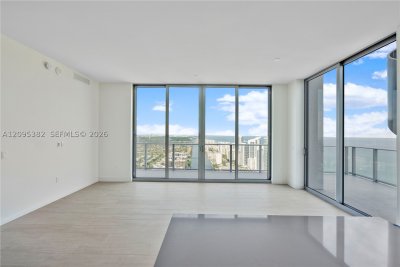 Comprar apartamento en Hyde Beach House T4301-PENTHO