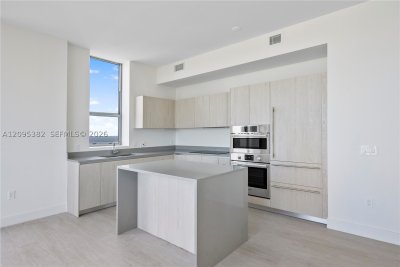 Comprar apartamento en Hyde Beach House T4301-PENTHO