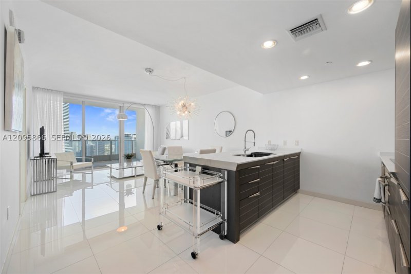 Apartment for rent at Epic Miami 4314