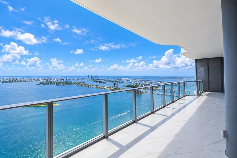 Comprar apartamento no Aria Reserve Miami PH-5903