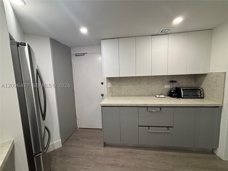 Apartment for rent at Four Ambassadors 1124