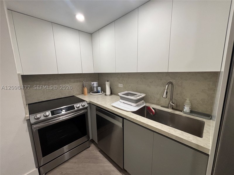 Apartment for rent at Four Ambassadors 1124
