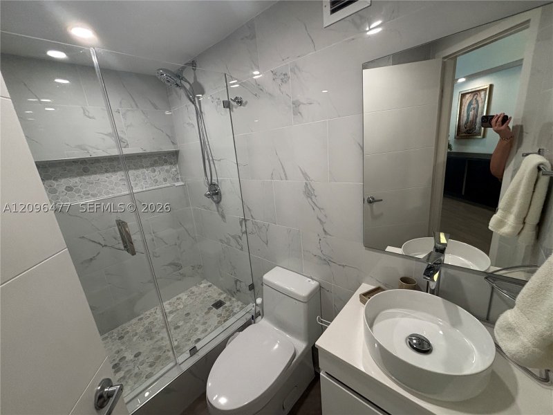 Apartment for rent at Four Ambassadors 1124