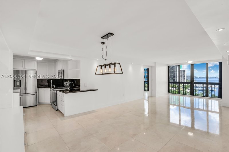 Condo for sale at Brickell Bay Club 1007