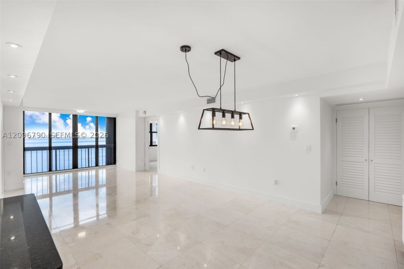 Condo for sale at Brickell Bay Club 1007