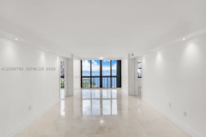 Condo for sale at Brickell Bay Club 1007